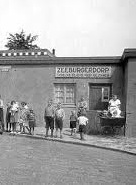 1918 Woonschool Zeeburgerdorp Van opvang van asocialen tot Tokkies-amusement